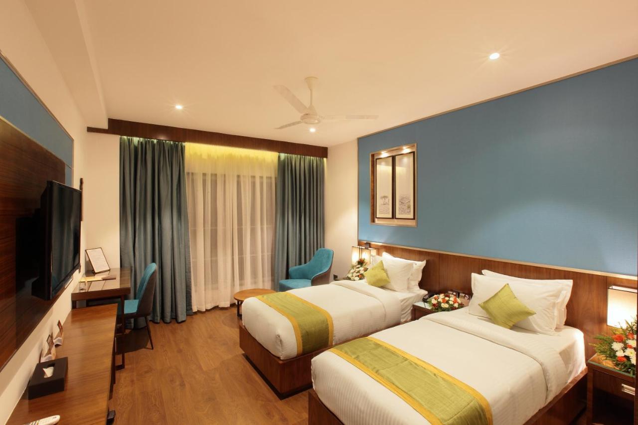 Hotel Ceasar Palace Thodupuzha Exteriér fotografie