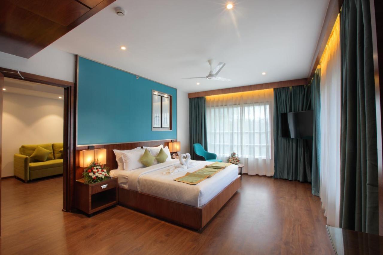 Hotel Ceasar Palace Thodupuzha Exteriér fotografie