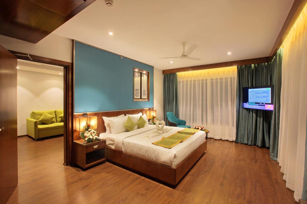 Hotel Ceasar Palace Thodupuzha Exteriér fotografie